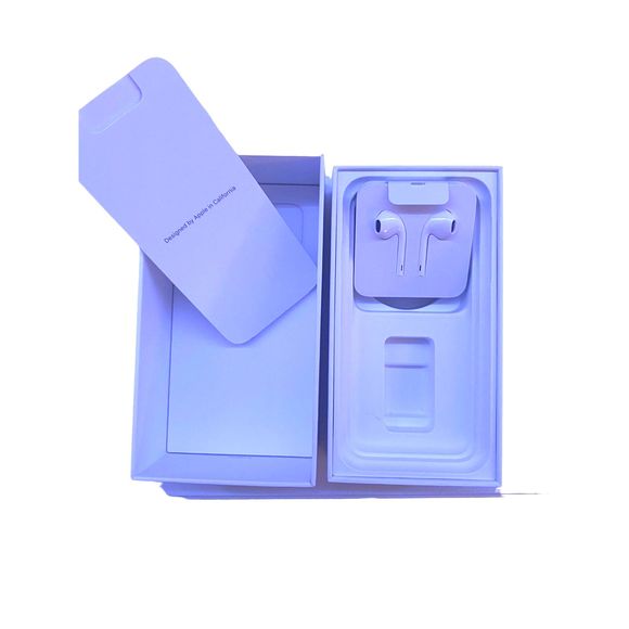 Apple Iphone 11 Retail Box White 64GB Plus Unused Original Apple Earbuds - Picture 1 of 5
